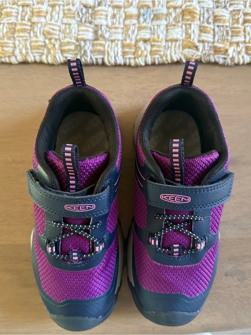 KEEN Girl's, Wanduro Low Waterproof Hiking Shoe purple - kids 10